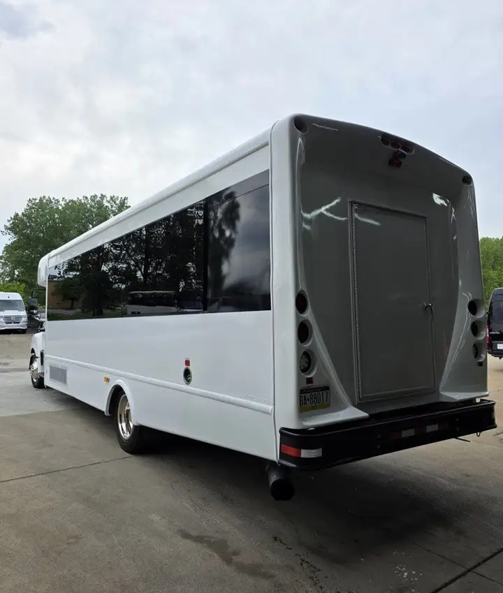 2013 International Limo Bus
