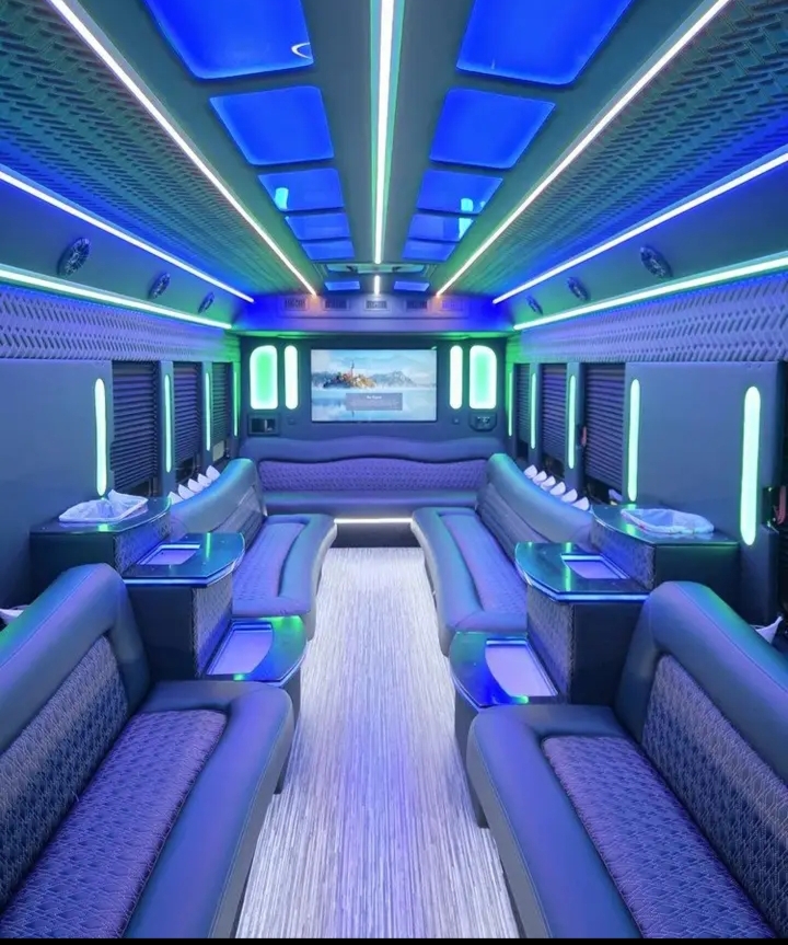 2013 International Limo Bus