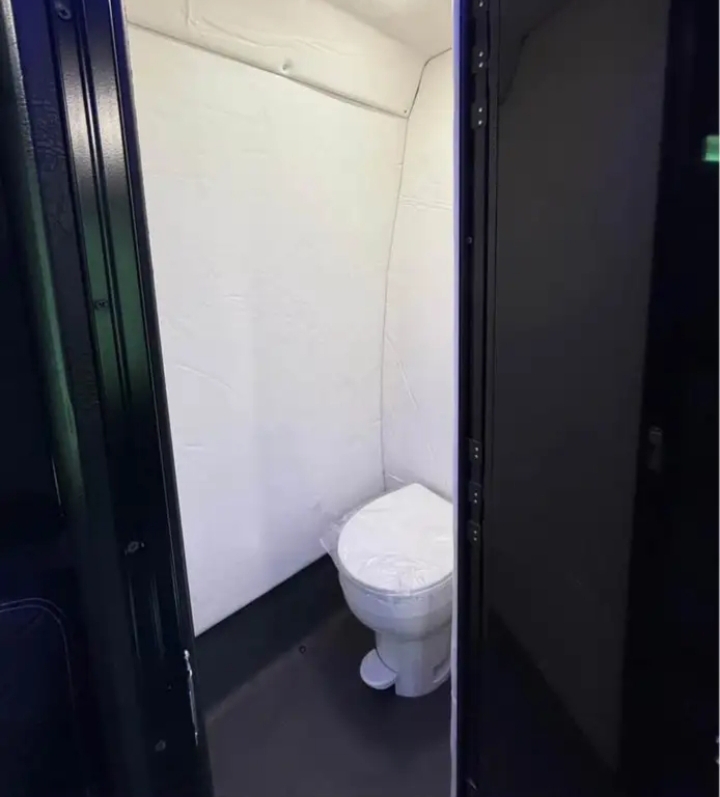 2017 Ford E-350 Party Bus