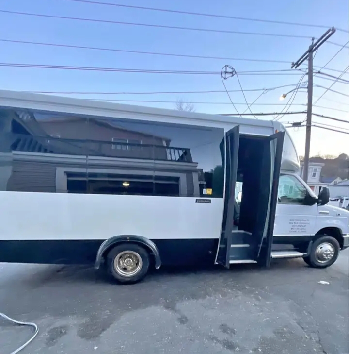 2017 Ford E-350 Party Bus