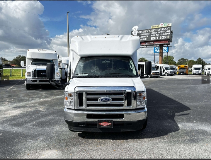 2025 Ford E-450 Shuttle Bus
