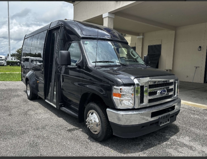 2025 Ford E-350 Van Terra