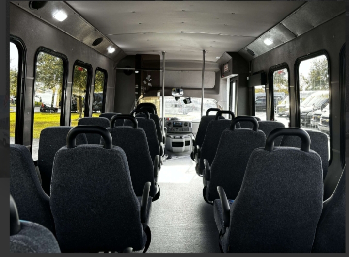 2021 Ford E-450 Shuttle Bus