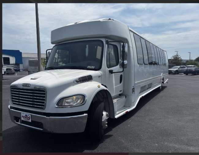 2011 Freightliner M2 Shuttle Bus