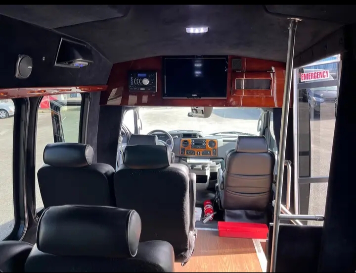 2015 Ford E-350 Van Terra