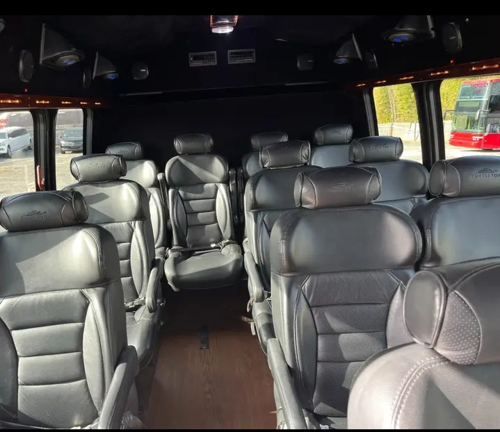 2015 Ford E-350 Van Terra