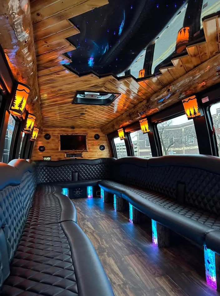 2017 Ford F-550 Limo Bus