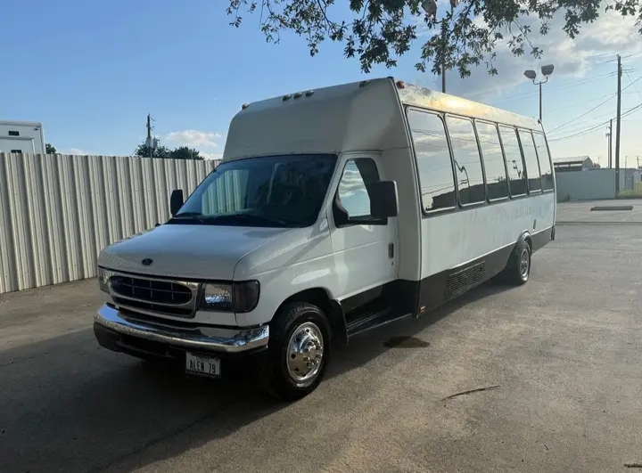 2000 Ford E-350 Limo Bus