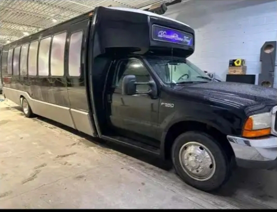 2000 Ford F-550 Party Bus