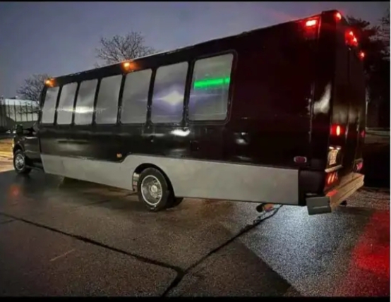2000 Ford F-550 Party Bus