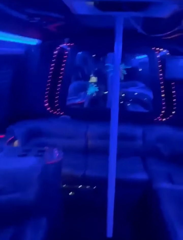 2000 Ford F-550 Party Bus