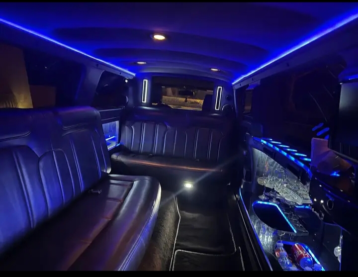 2013 Lincoln MKT Limousine