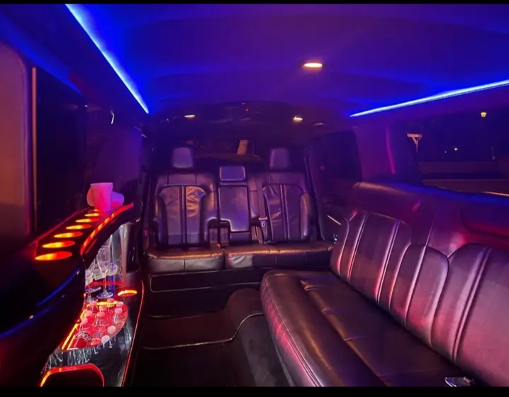 2013 Lincoln MKT Limousine