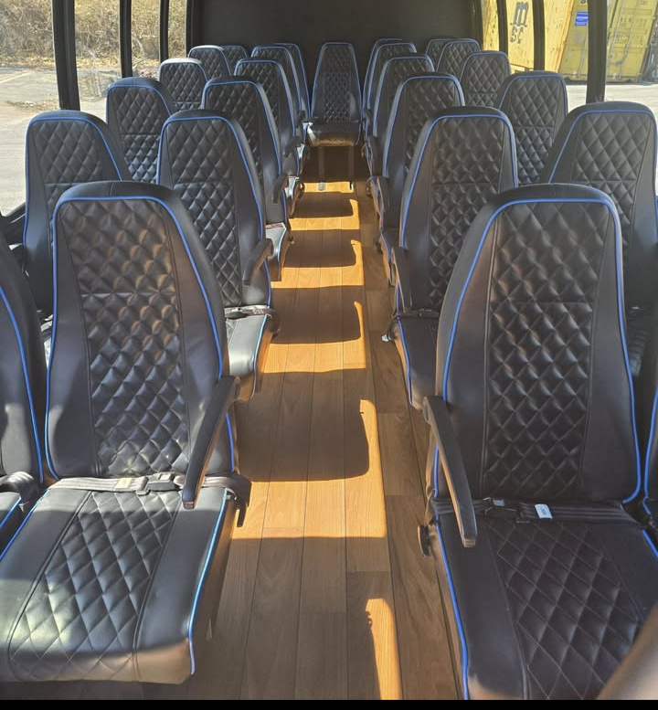 2015 Ford F-550 Shuttle Bus