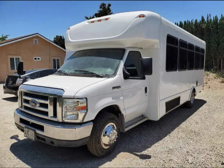 2014 Ford E-450 Party Bus