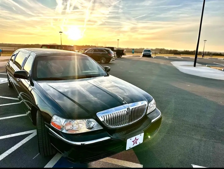 2015 Lincoln Town Car Limousine
