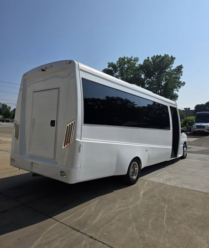 2017 Ford E-450 Limo Bus