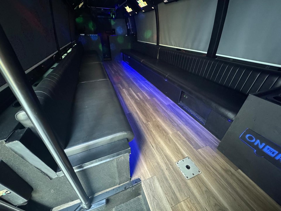 2013 Ford F-550 Party Bus