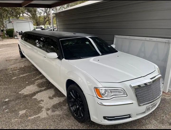 2012 Chrysler 300 Limousine