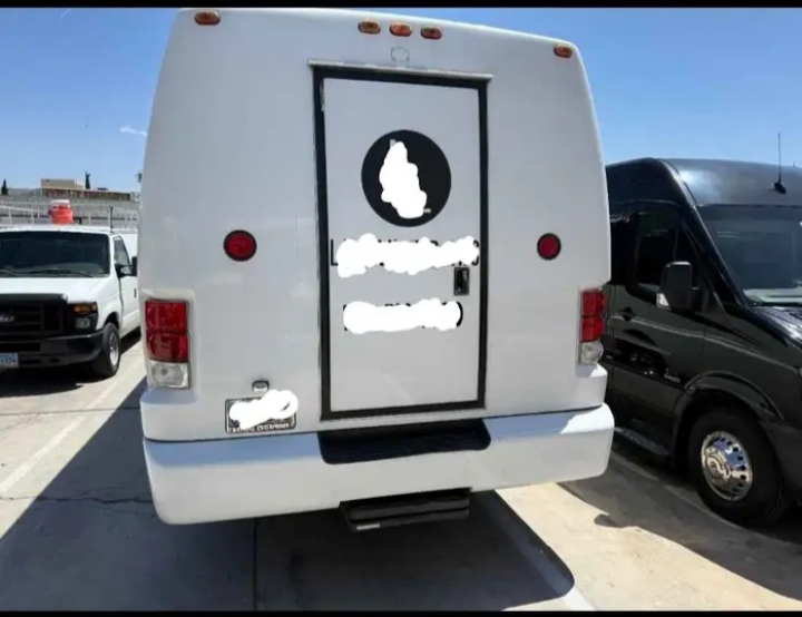 2007 Ford F-550 Shuttle Bus