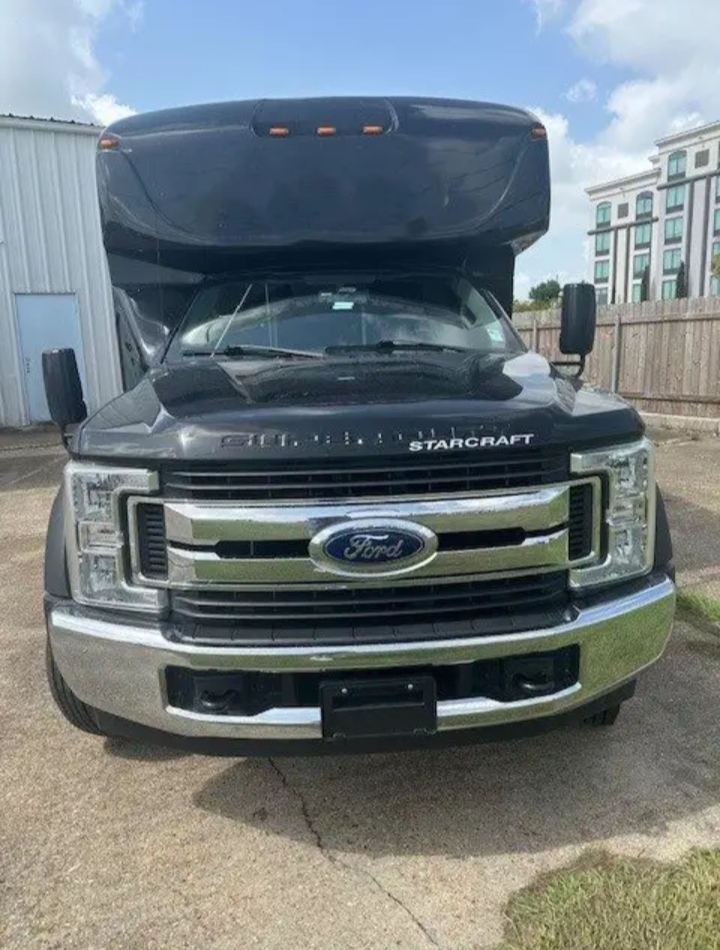 2018 Ford F-550 Limo Bus