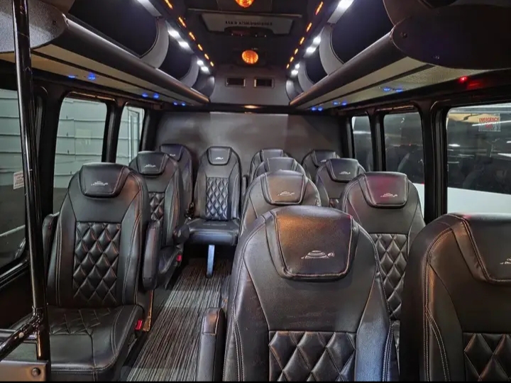 2013 Chevrolet 3500 Executive Shuttle Bus