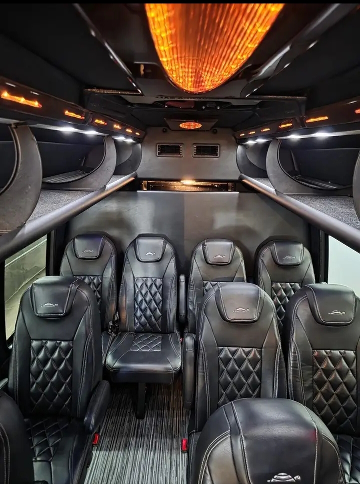 2013 Chevrolet 3500 Executive Shuttle Bus