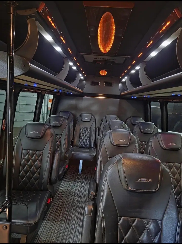 2013 Chevrolet 3500 Executive Shuttle Bus