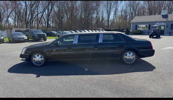 2011 Cadillac DTS Limousine