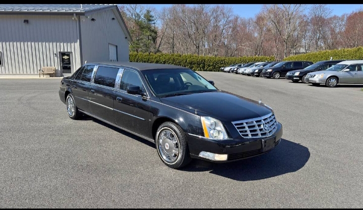 2011 Cadillac DTS Limousine