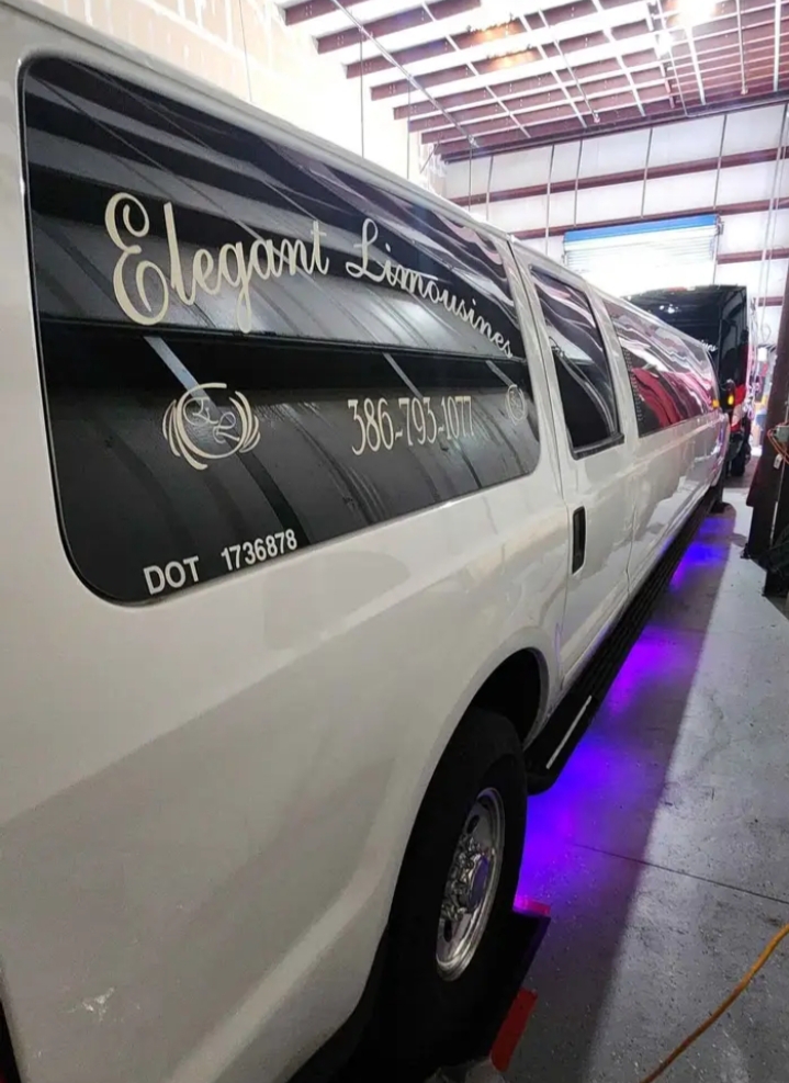 2005 Ford Excursion Limousine
