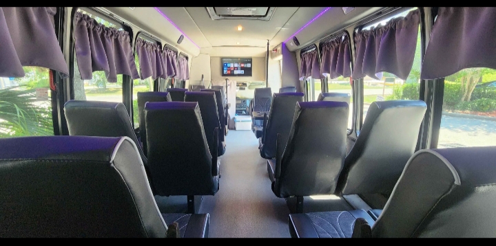 2012 Ford E-450 Shuttle Bus