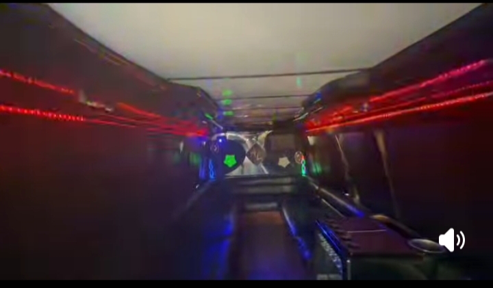 2000 Ford E-350 Limo Bus