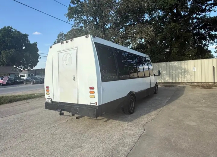 2000 Ford E-350 Limo Bus