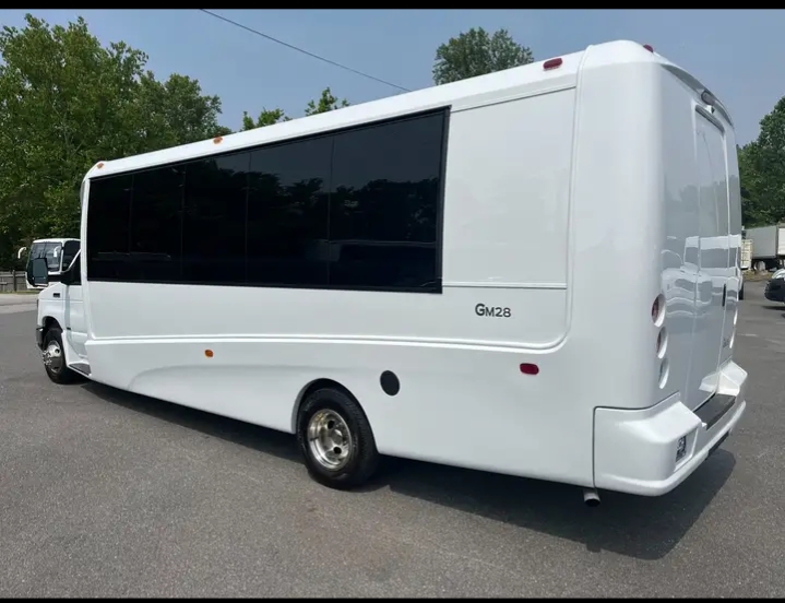 2025 Ford E-450 Shuttle Bus