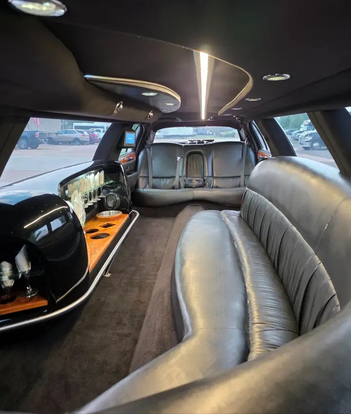 2011 Lincoln Town Car Limousine