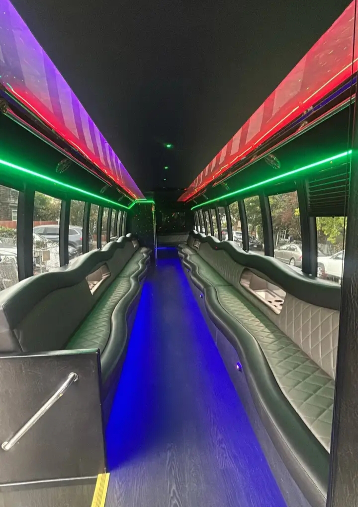 2015 Freightliner Limo Bus