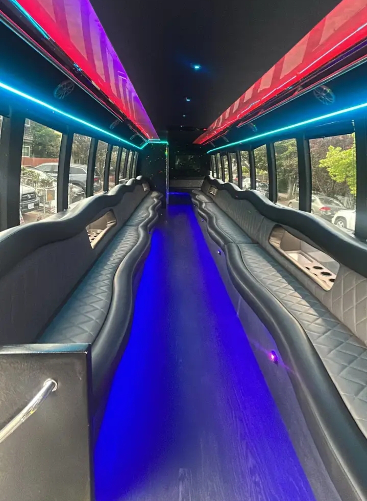 2015 Freightliner Limo Bus