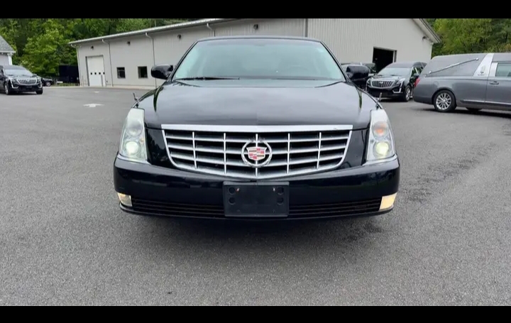 2010 Cadillac DTS Limousine