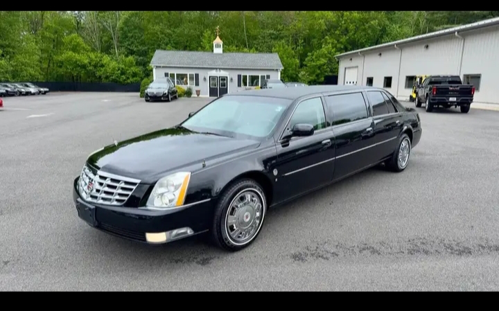 2010 Cadillac DTS Limousine