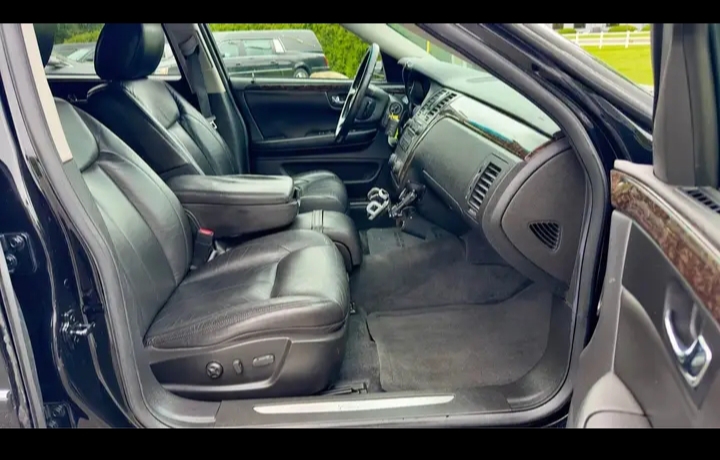 2010 Cadillac DTS Limousine