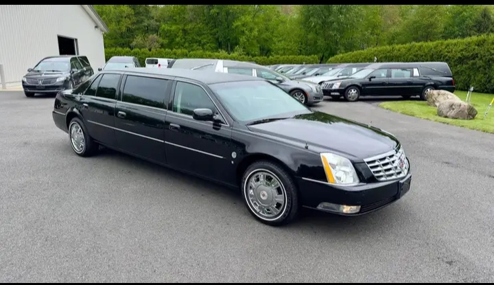 2010 Cadillac DTS Limousine