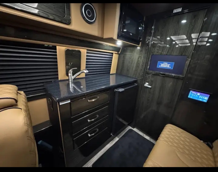 2024 Mercedes Benz Sprinter