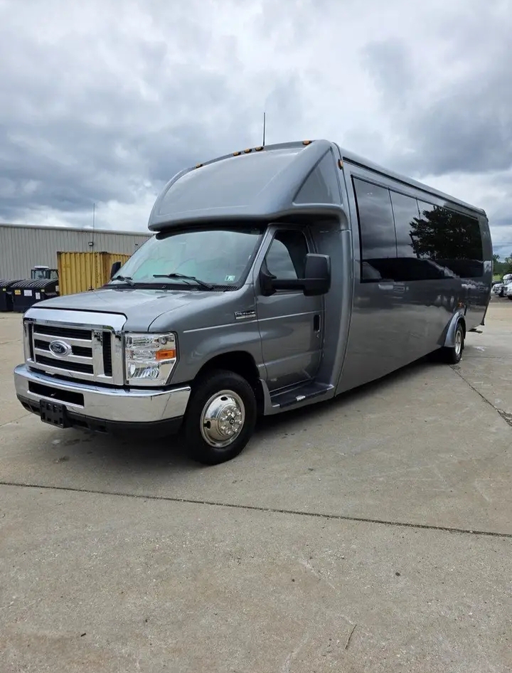 2018 Ford E-450 Limo Bus