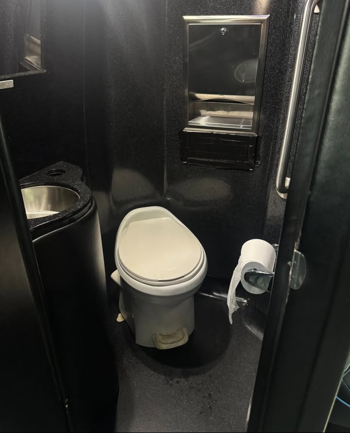 2016 Freightliner M2 Shuttle Bus