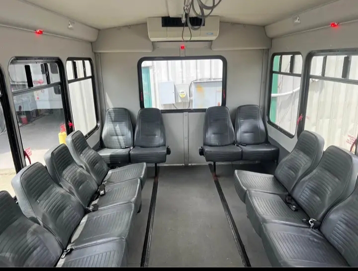 2013 Ford E-350 Shuttle Bus
