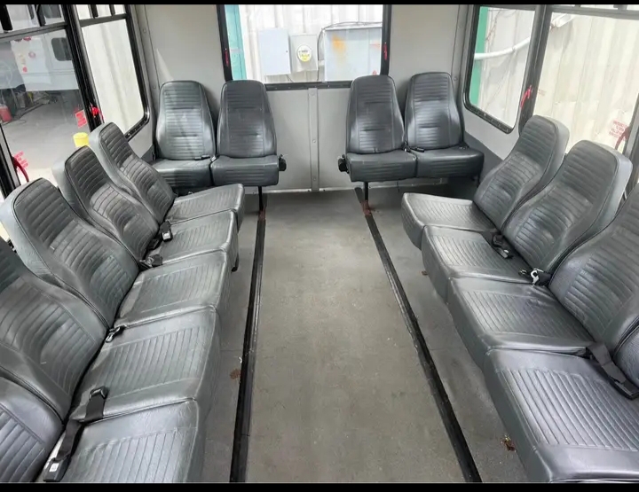 2013 Ford E-350 Shuttle Bus