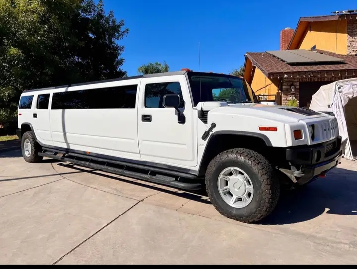 2004 Hummer H2 Limousine