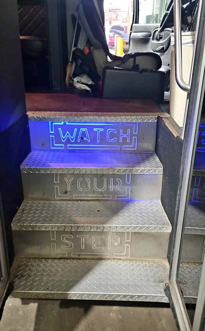 2017 GMC C5500 Limo Bus