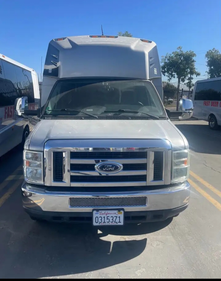 2014 Ford E-450 Shuttle Bus